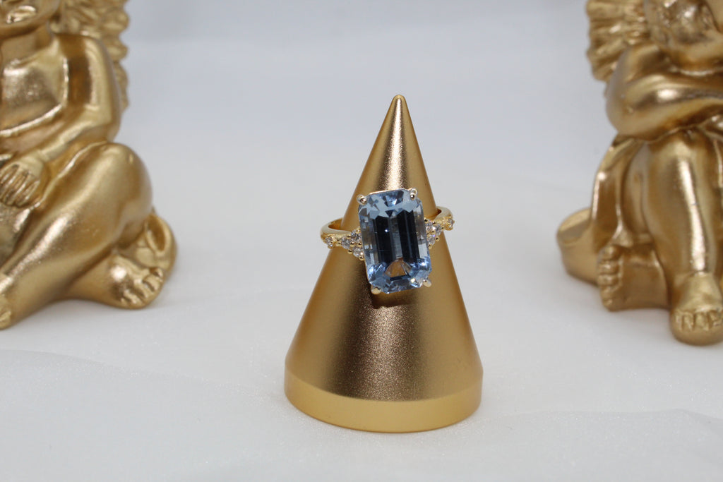 Radiant Santa Maria Aquamarine Ring with diamonds