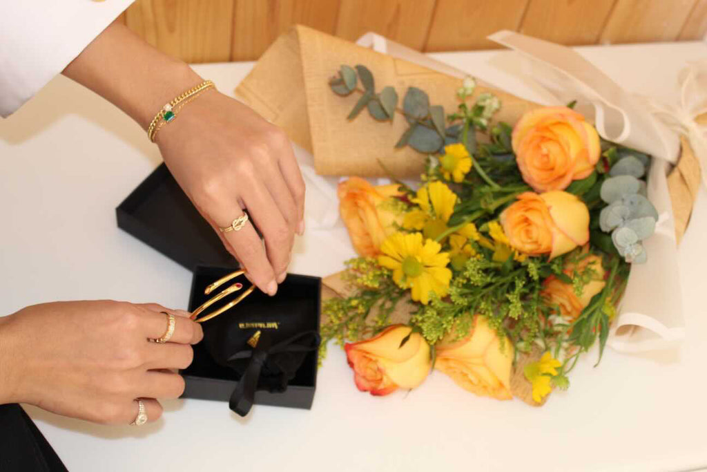 Flower Bouquet and the Jewel of the Nile bangle